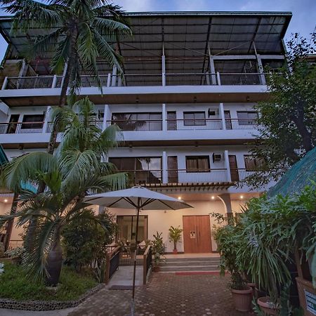 Jurias Garden Hotel Эль-Нидо Экстерьер фото