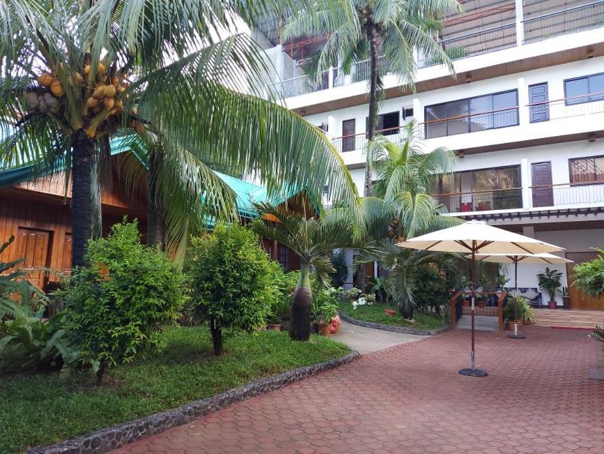 Jurias Garden Hotel Эль-Нидо Экстерьер фото