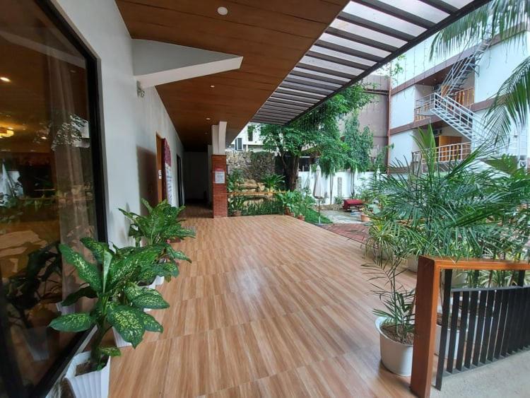 Jurias Garden Hotel Эль-Нидо Экстерьер фото