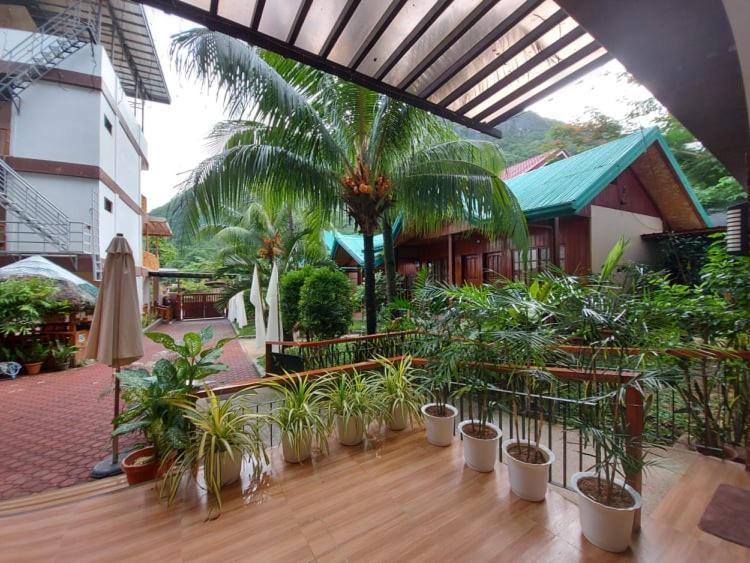 Jurias Garden Hotel Эль-Нидо Экстерьер фото