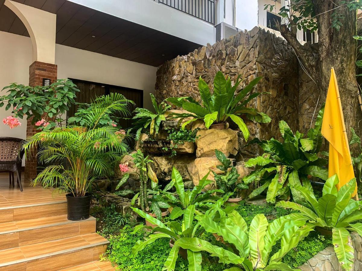 Jurias Garden Hotel Эль-Нидо Экстерьер фото
