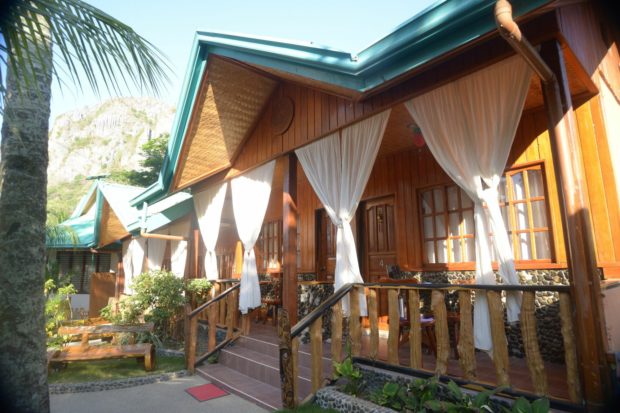 Jurias Garden Hotel Эль-Нидо Экстерьер фото